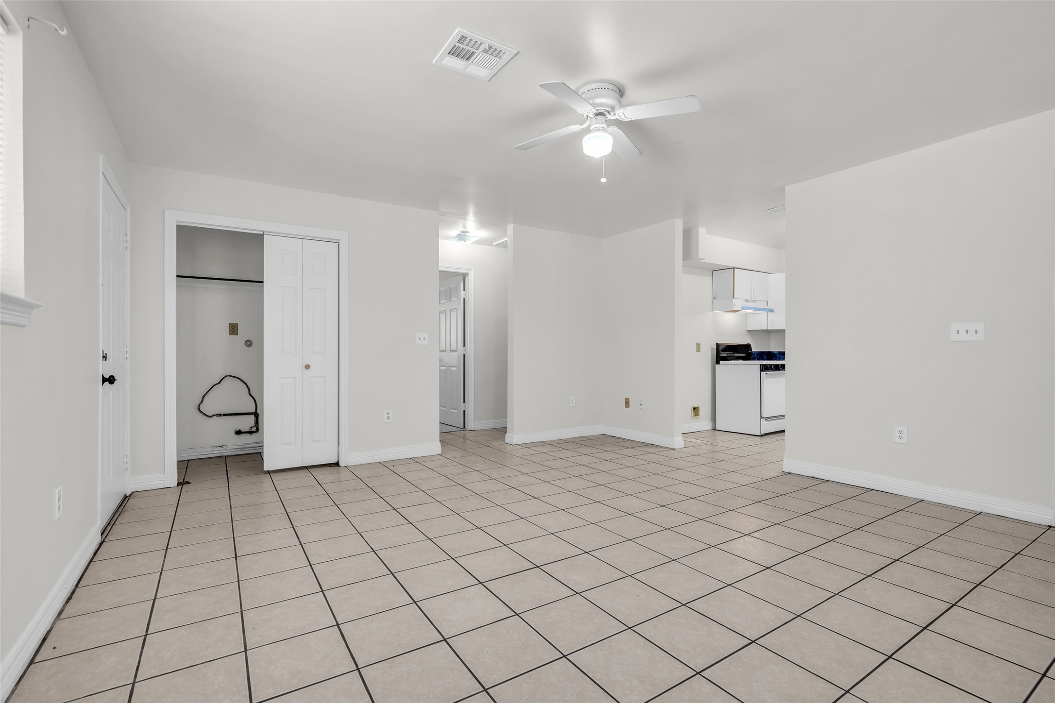 809 Brooks Street Property Photo 6