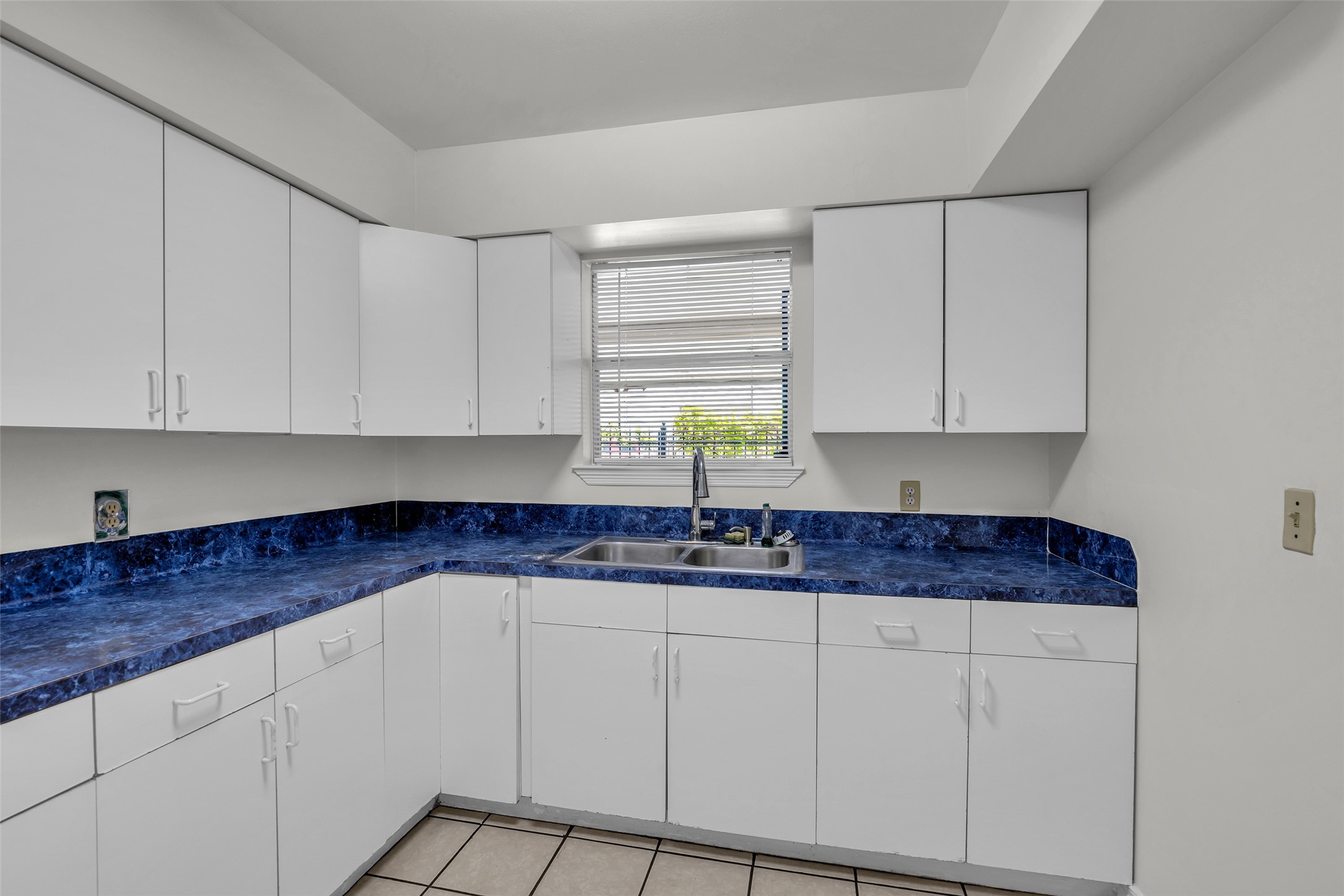 809 Brooks Street Property Photo 13