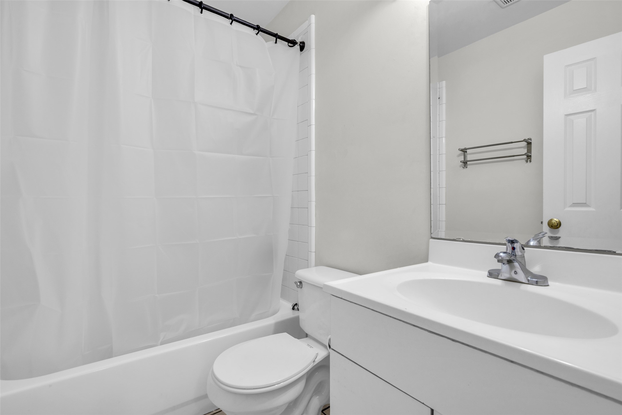 809 Brooks Street Property Photo 17