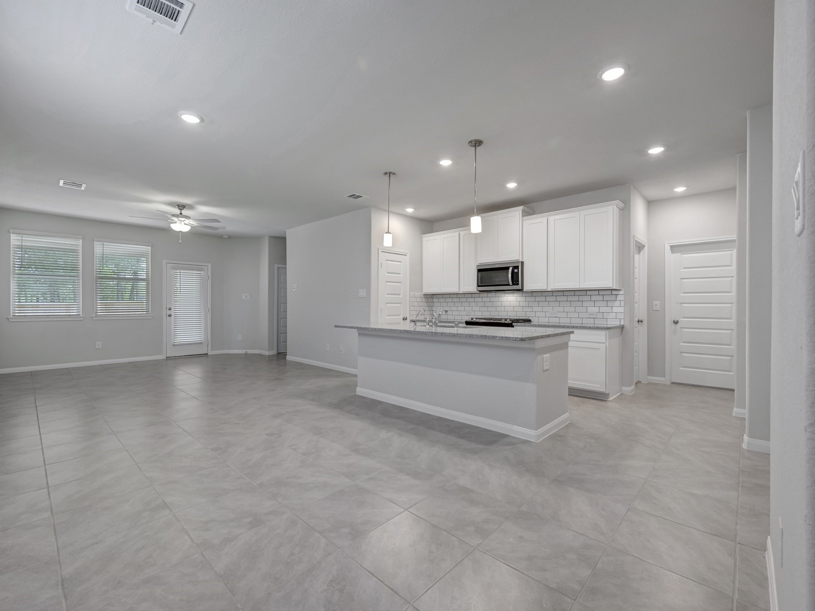 391 Sunrise Ranch Drive Property Photo 4