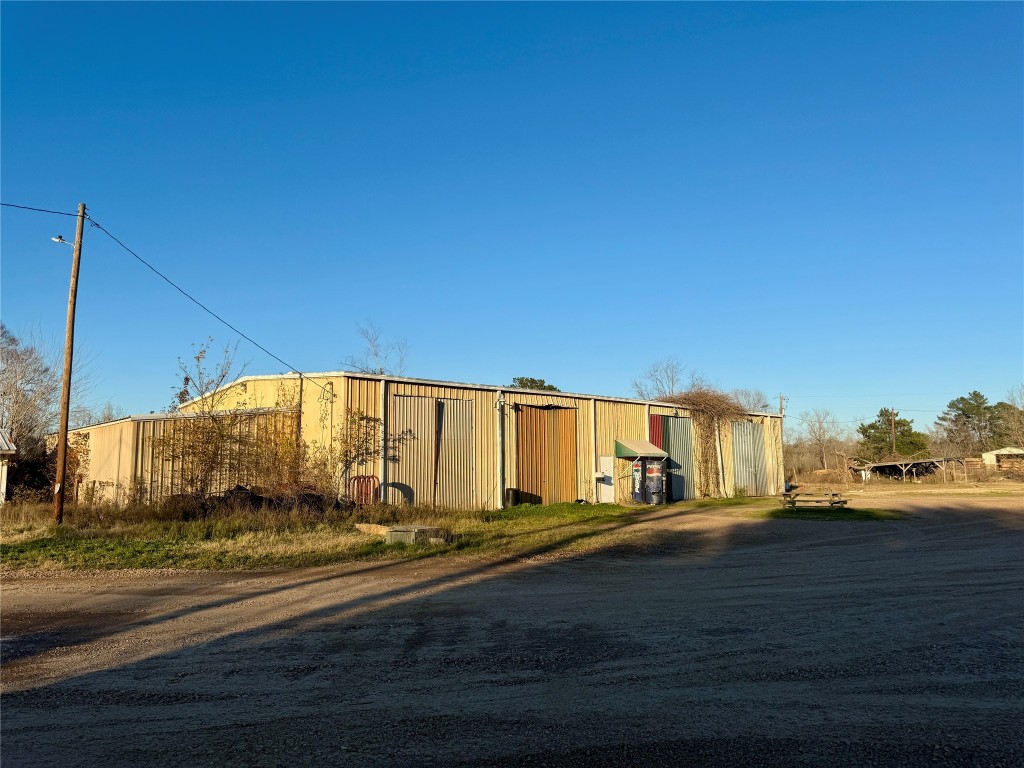 8711 Fm-787 Property Photo 2