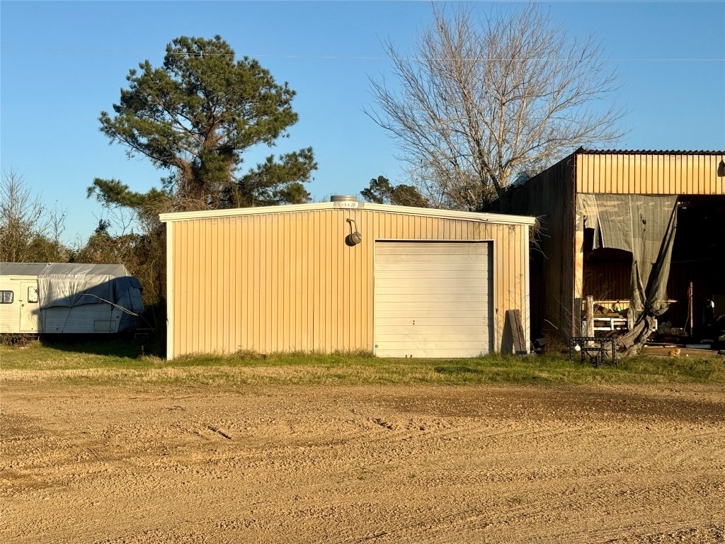 8711 Fm-787 Property Photo 3