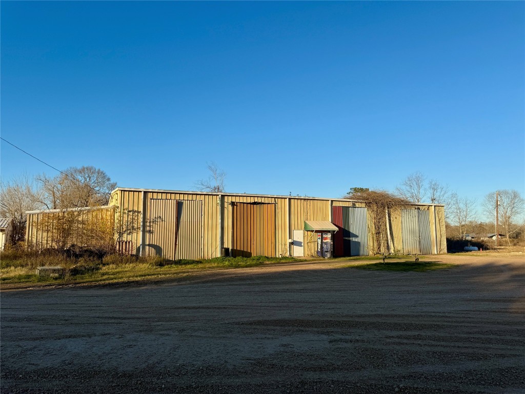 8711 Fm-787 Property Photo 10