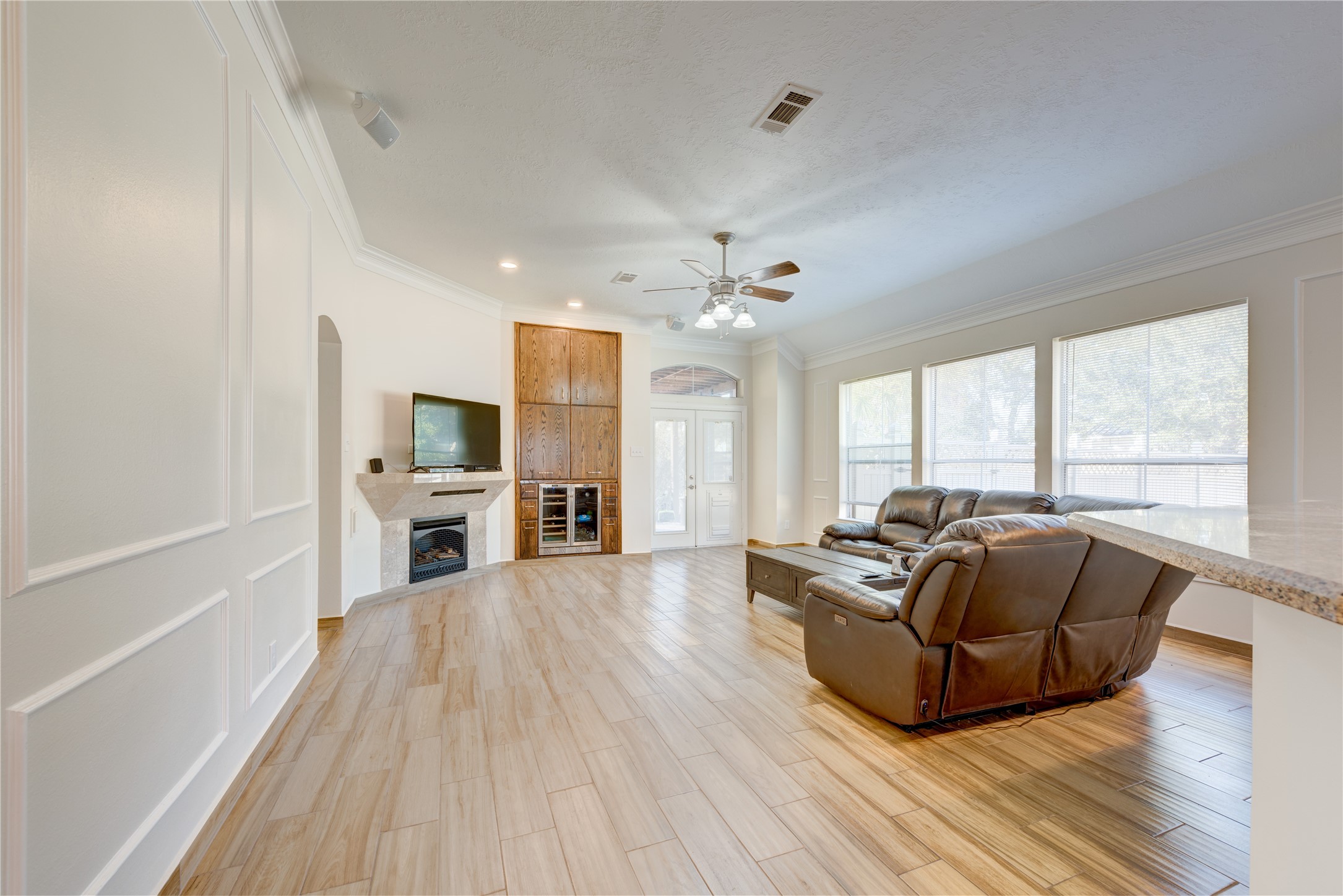 2742 Westchester Circle Property Photo 8