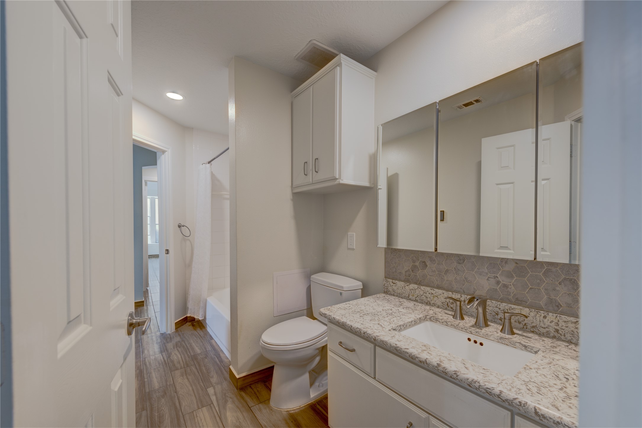 2742 Westchester Circle Property Photo 19