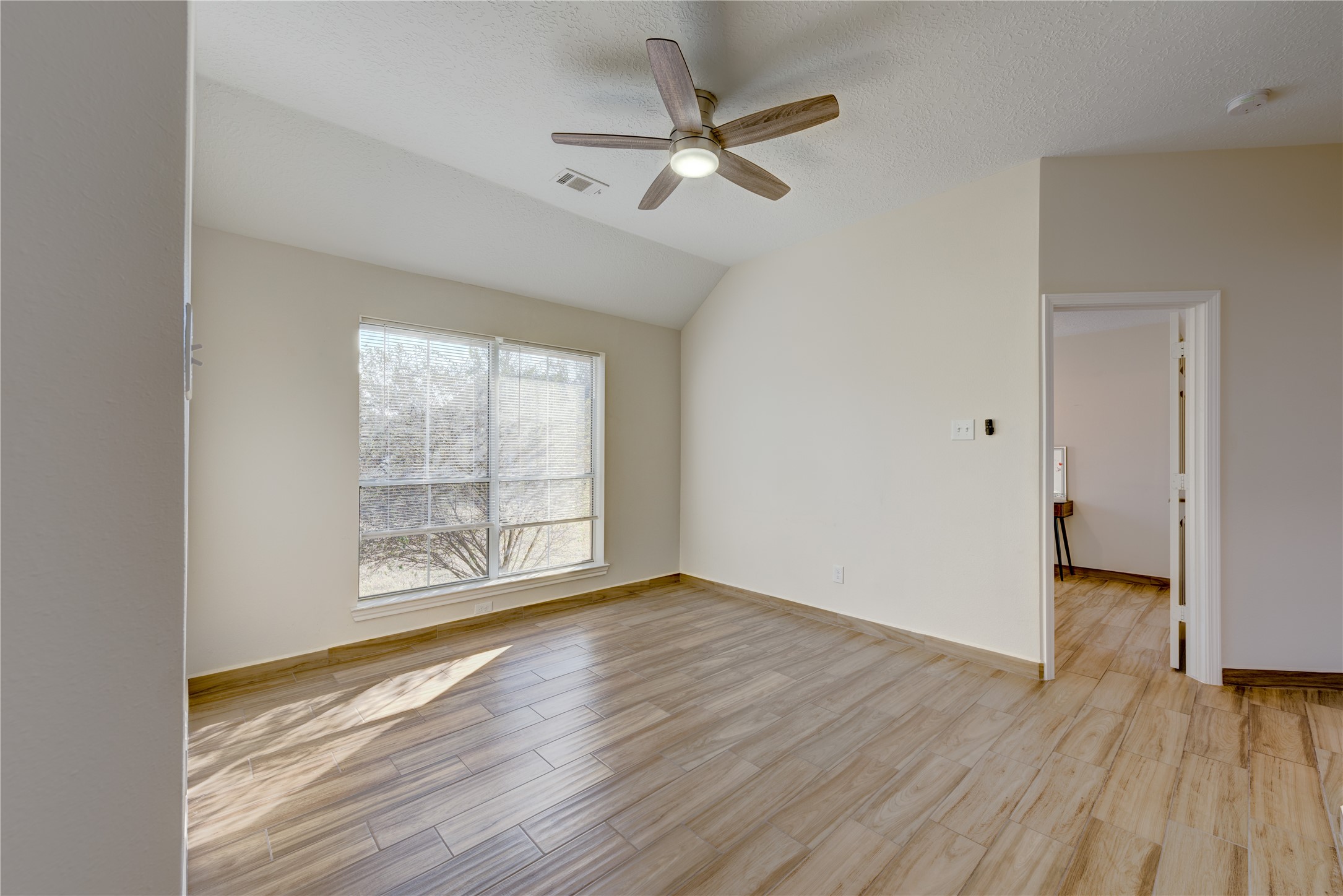 2742 Westchester Circle Property Photo 23