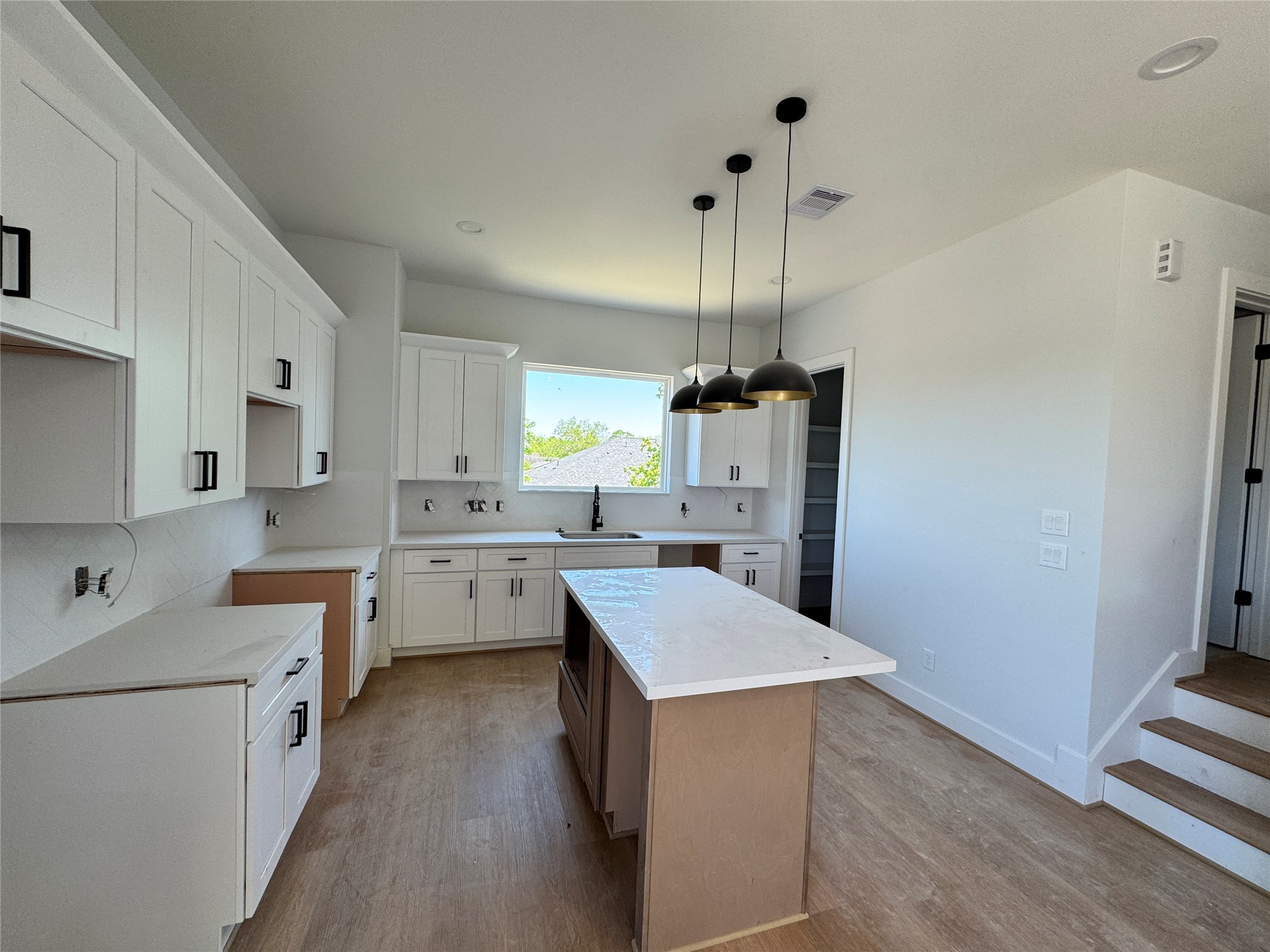 7225 Tierwester Street Property Photo 9