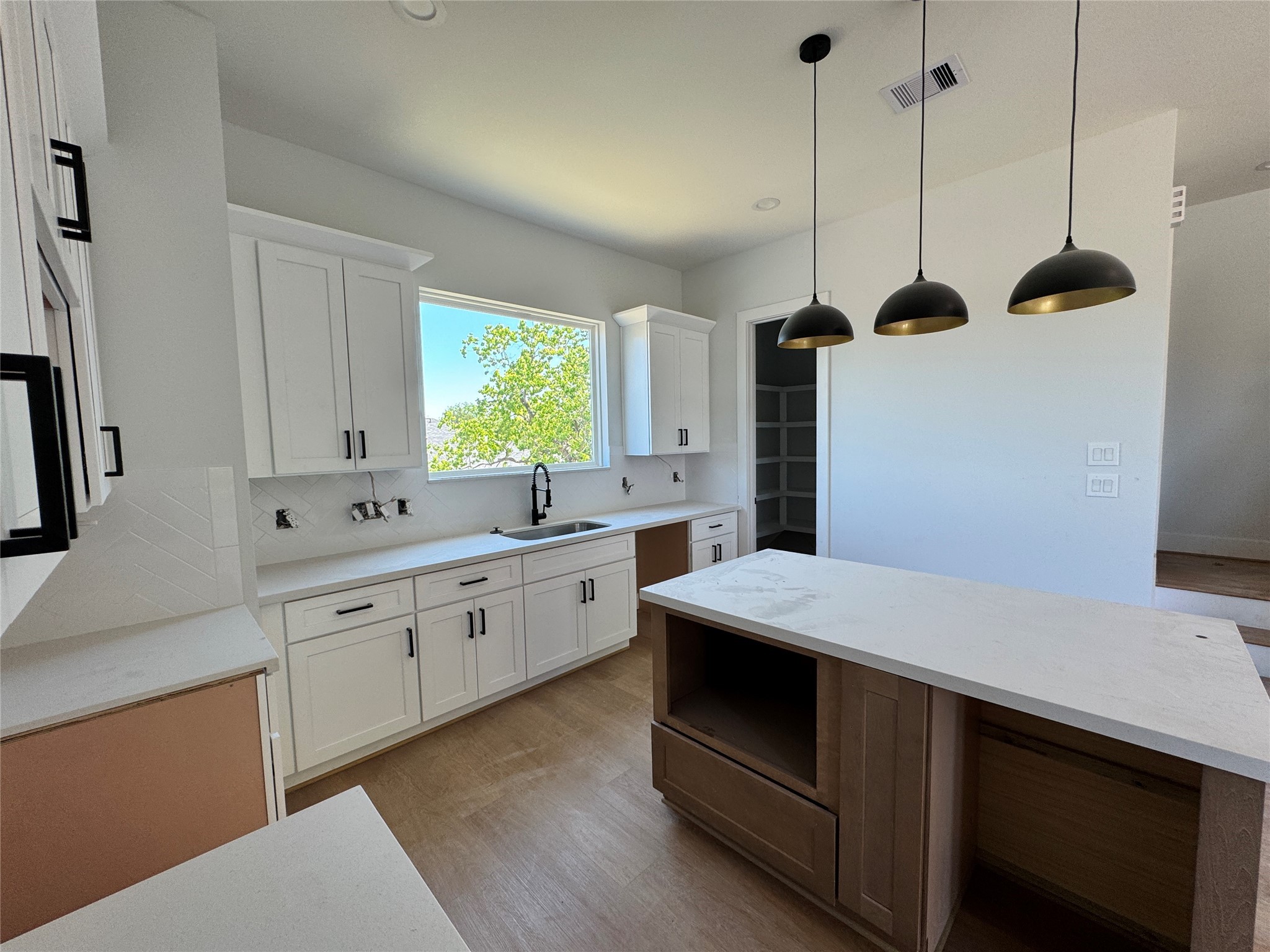 7225 Tierwester Street Property Photo 10