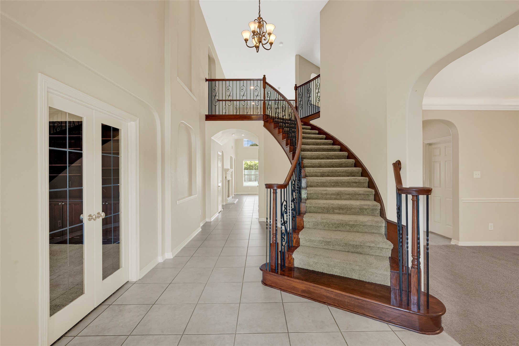 3906 Point Cuero Court Property Photo 4