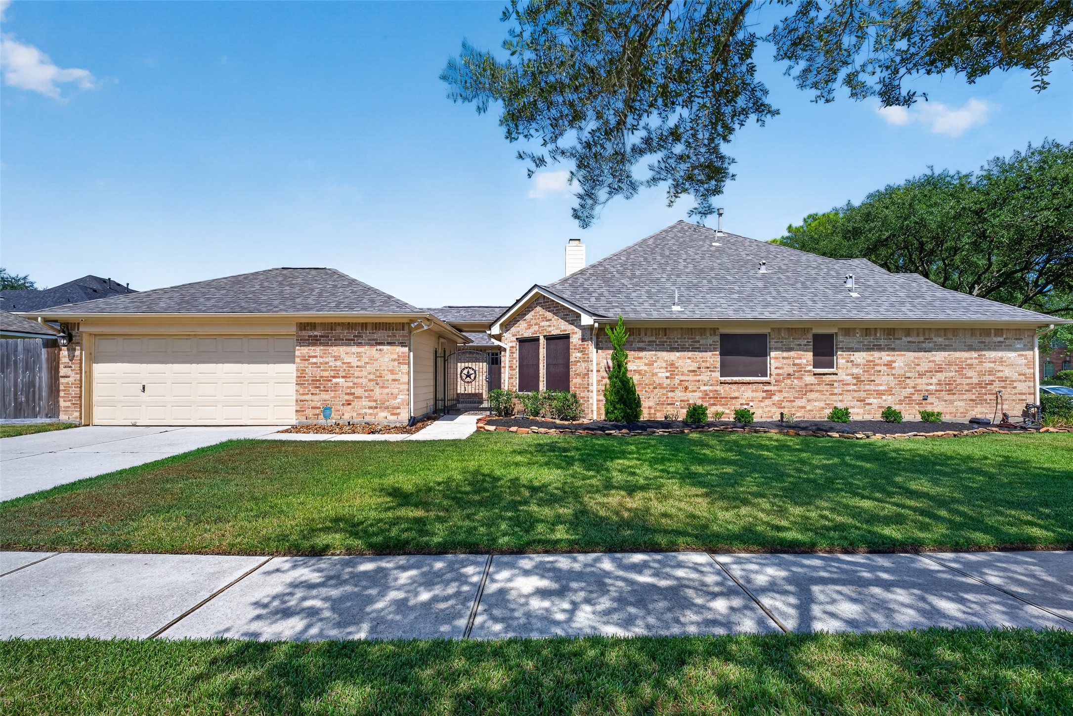 2908 Misty Wind Court Property Photo 3