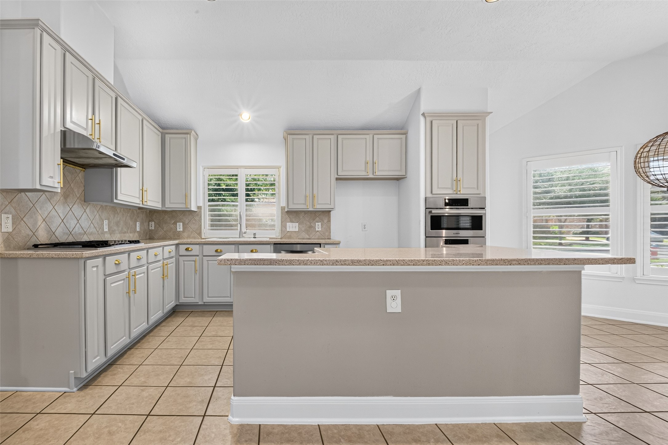 2908 Misty Wind Court Property Photo 19