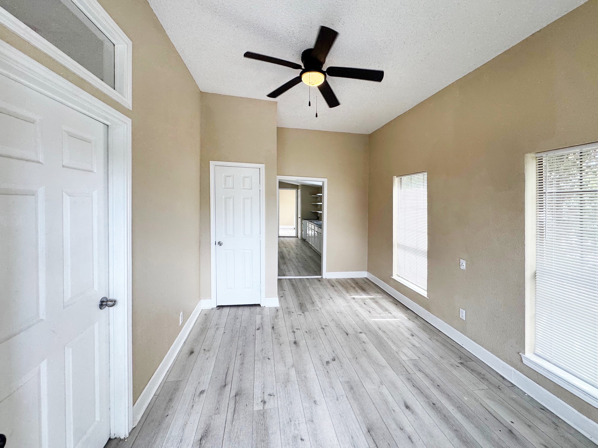 3621 Winnie Street Property Photo 5