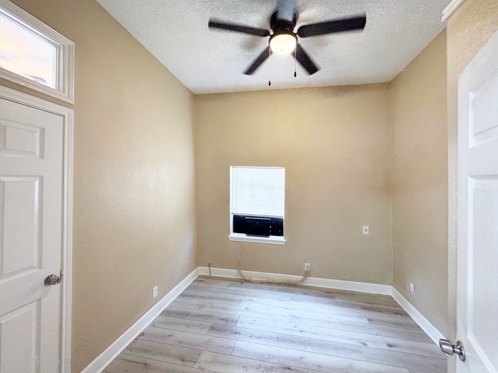 3621 Winnie Street Property Photo 8