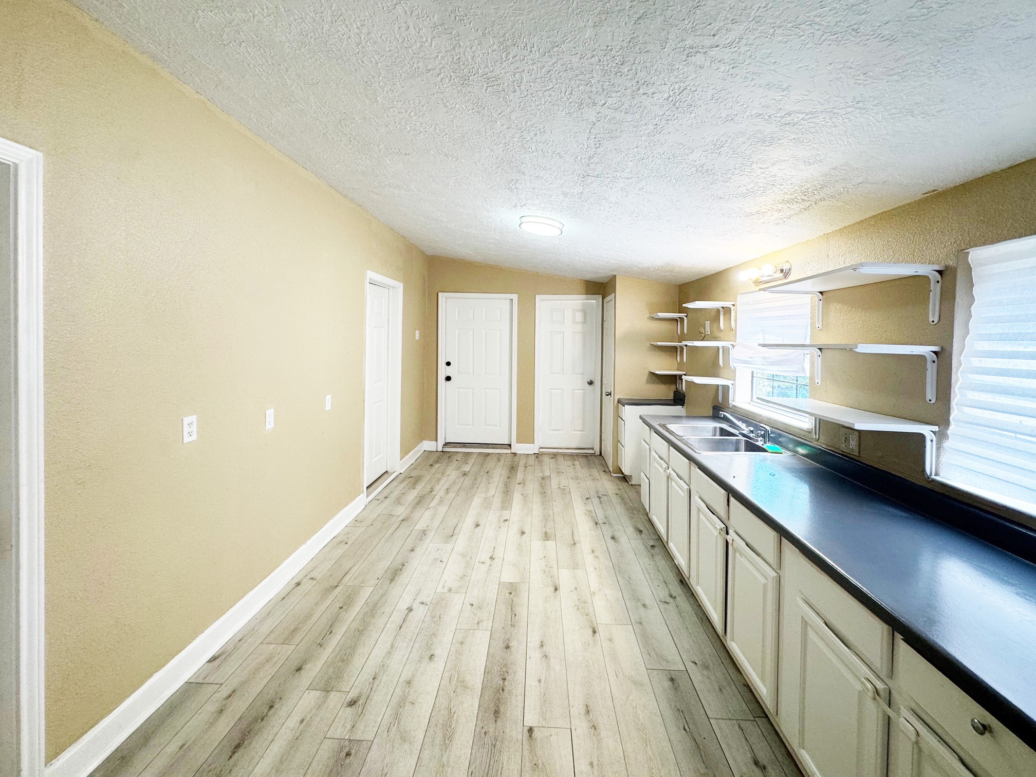 3621 Winnie Street Property Photo 11
