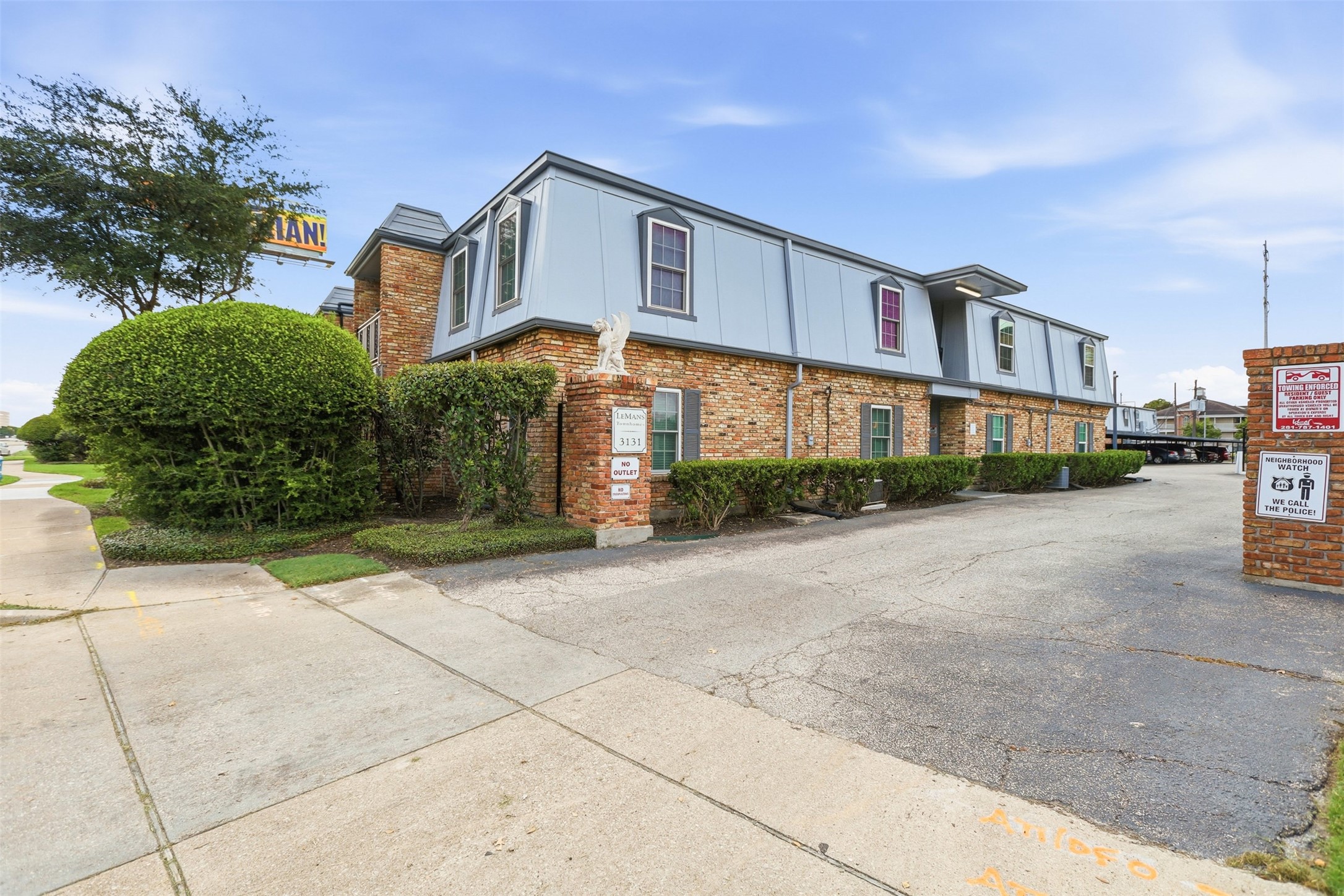 3131 Southwest Freeway B21 Property Photo 1