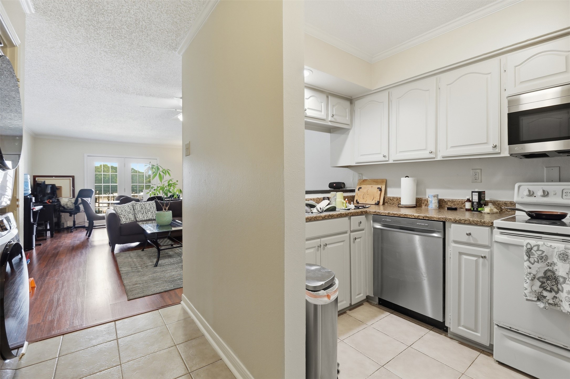 3131 Southwest Freeway B21 Property Photo 5