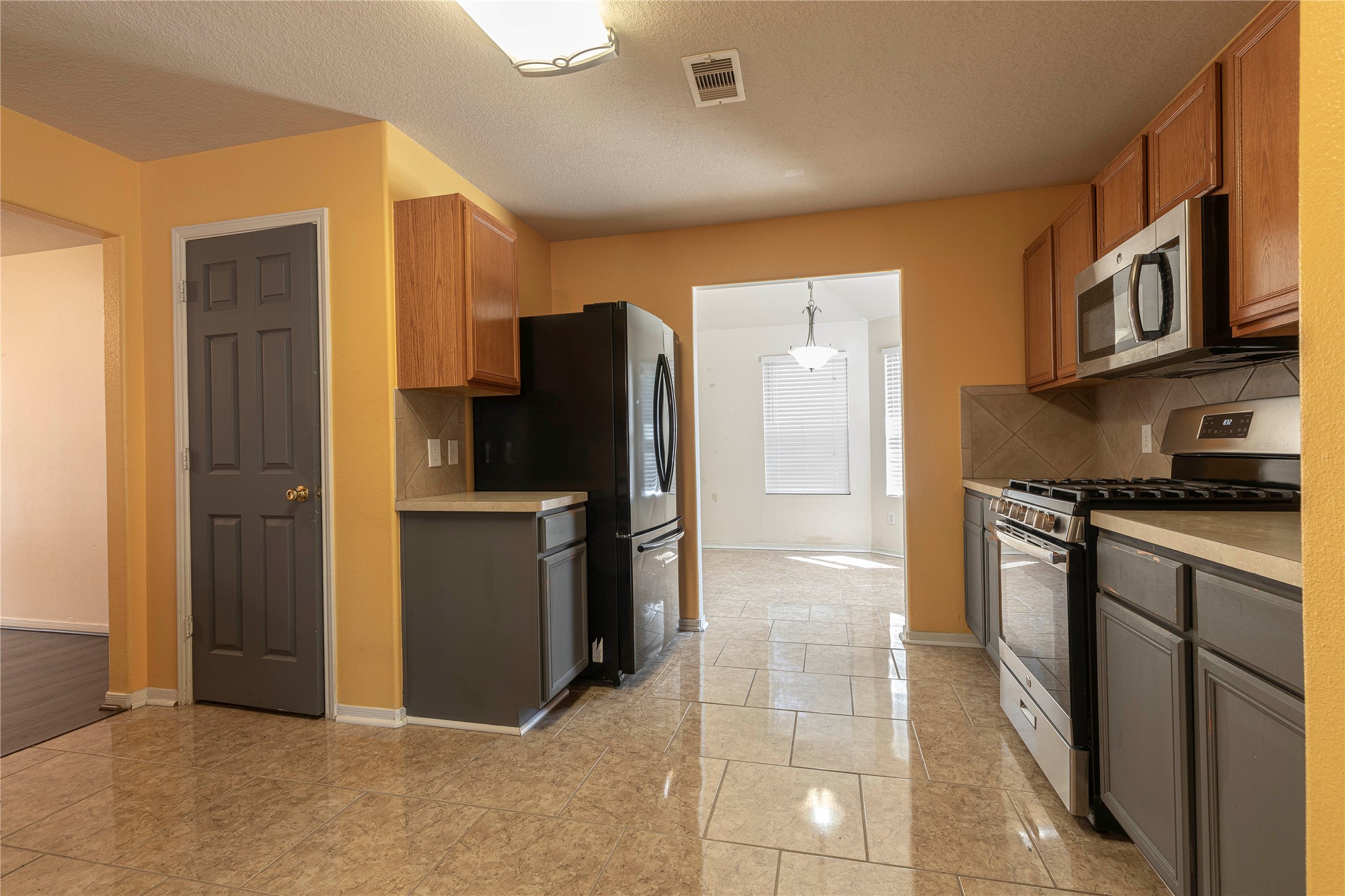 5027 Lamppost Hill Court Property Photo 9
