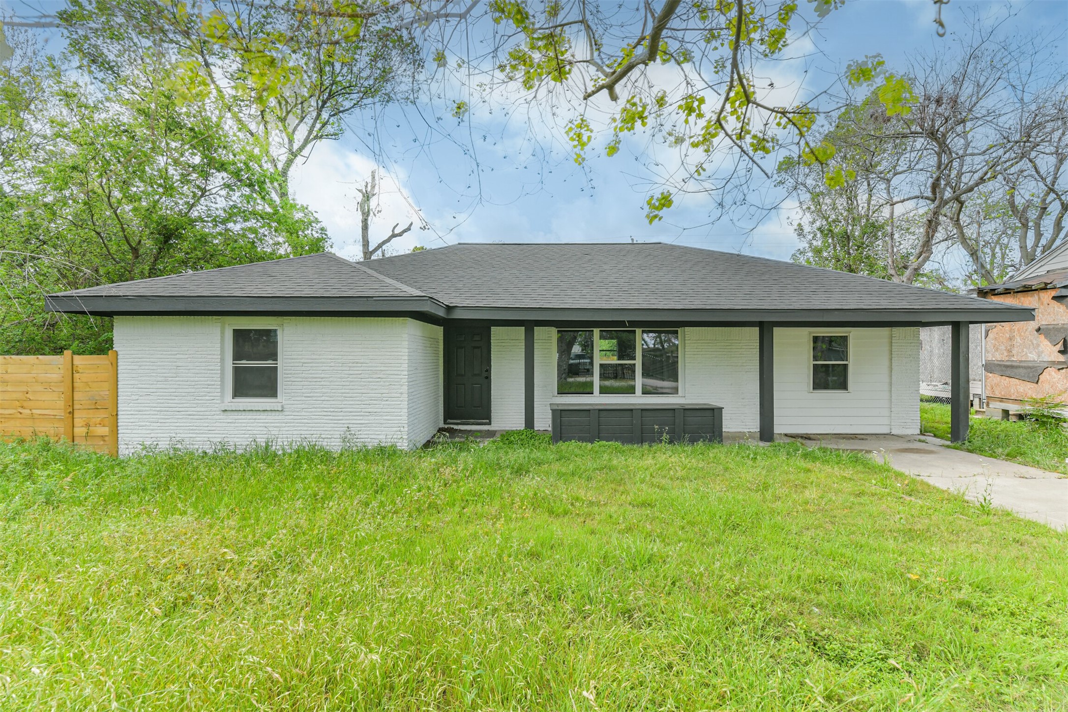 209 Leago Street Property Photo 1