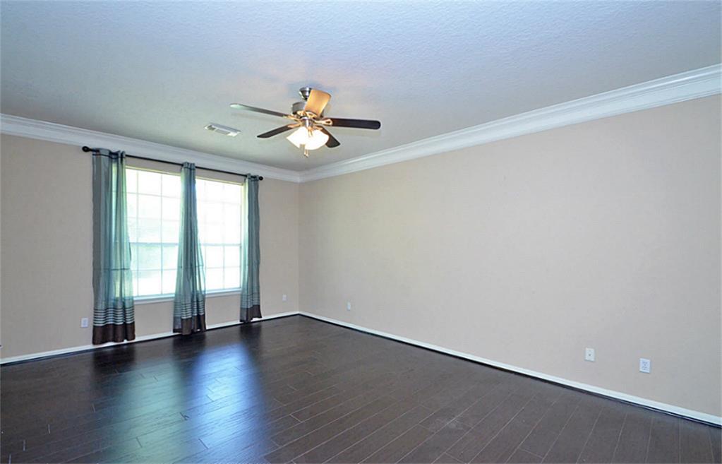523 Crestridge Drive Property Photo 5