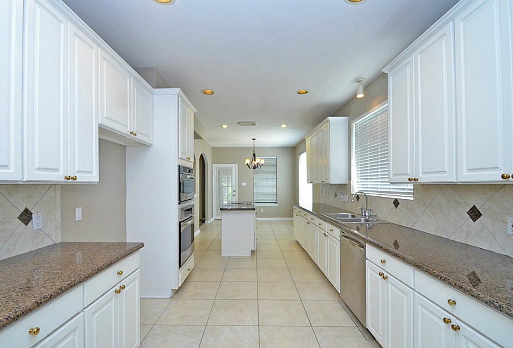 523 Crestridge Drive Property Photo 10