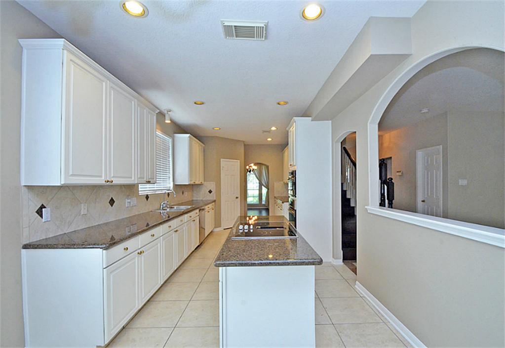 523 Crestridge Drive Property Photo 11