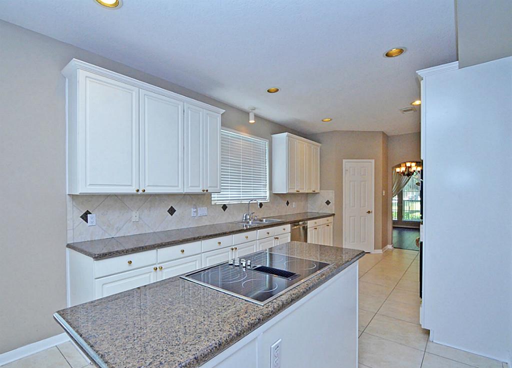 523 Crestridge Drive Property Photo 14