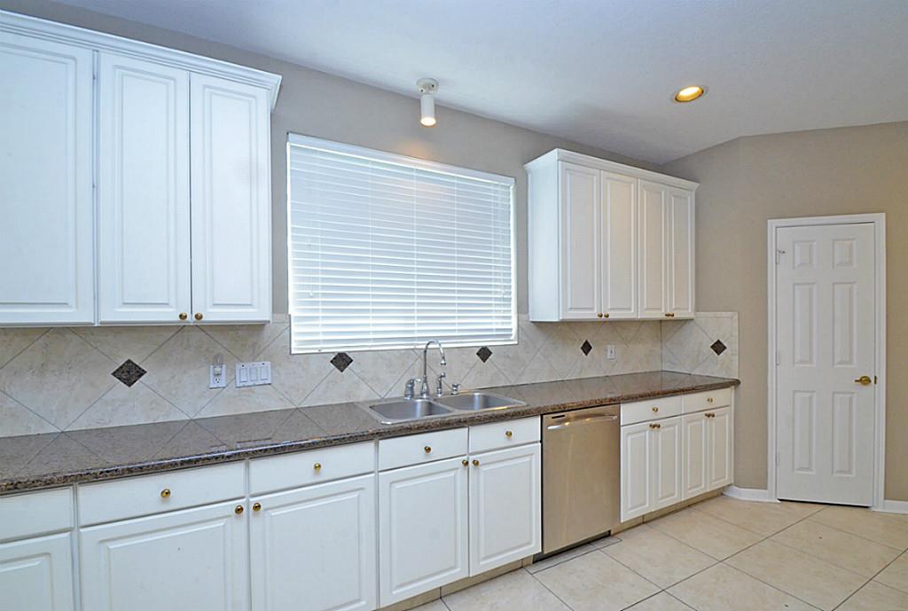 523 Crestridge Drive Property Photo 15