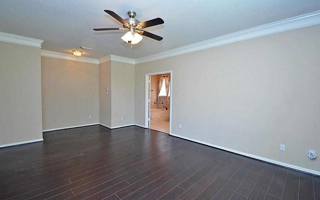 523 Crestridge Drive Property Photo 18