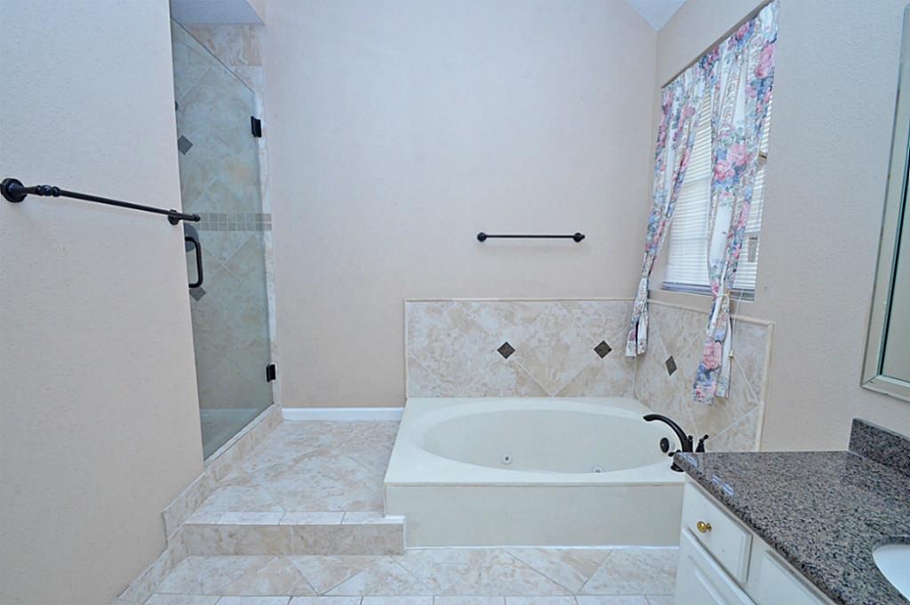 523 Crestridge Drive Property Photo 23