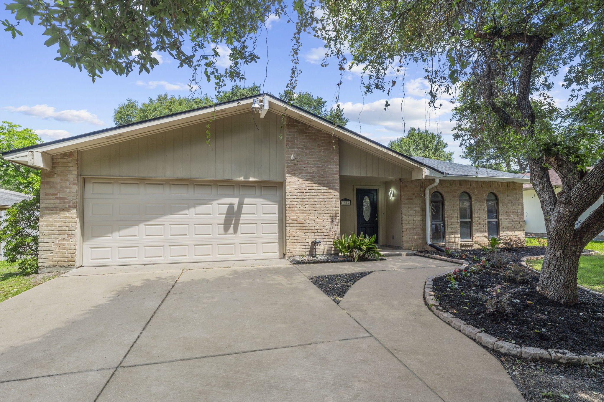 3902 Marywood Drive Property Photo 1