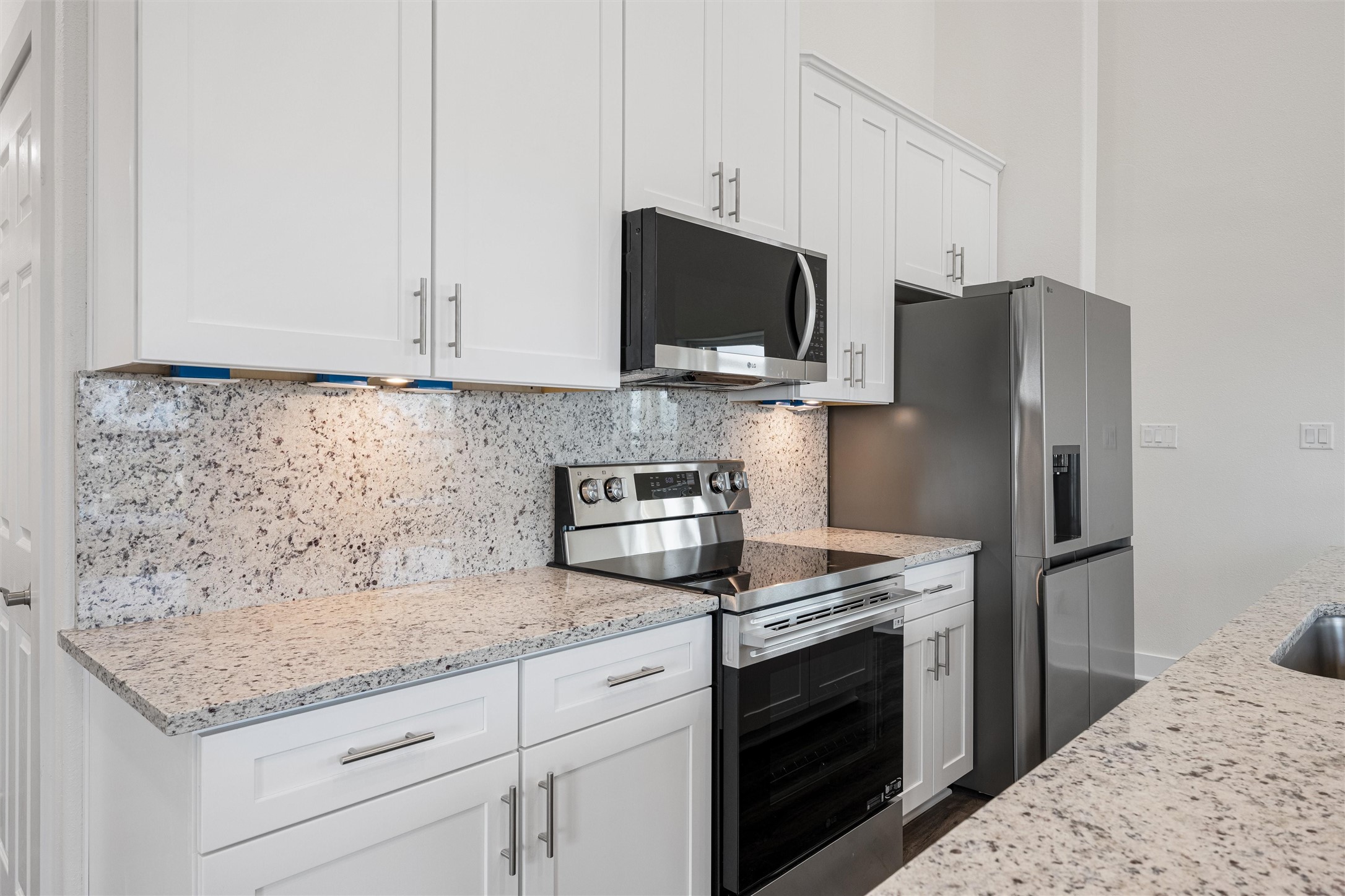 877 Alberdie Drive Property Photo 12