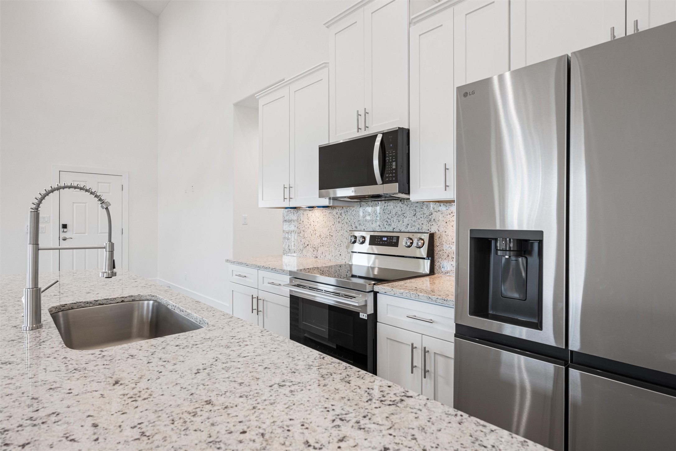877 Alberdie Drive Property Photo 14