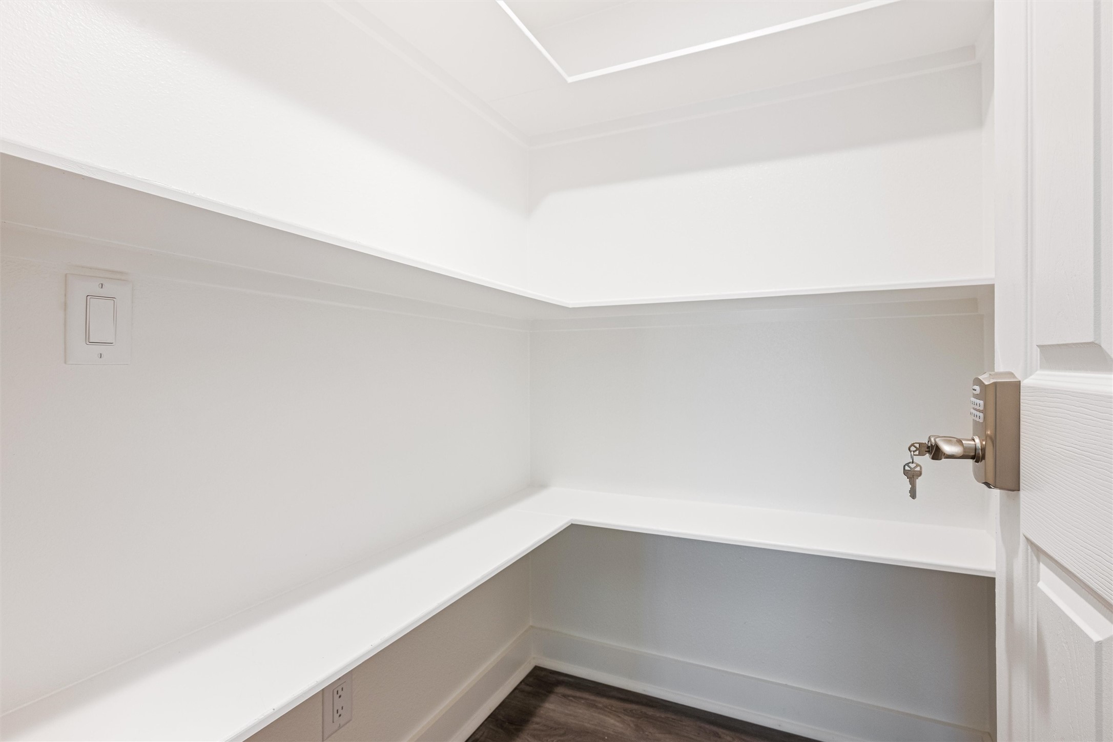877 Alberdie Drive Property Photo 15