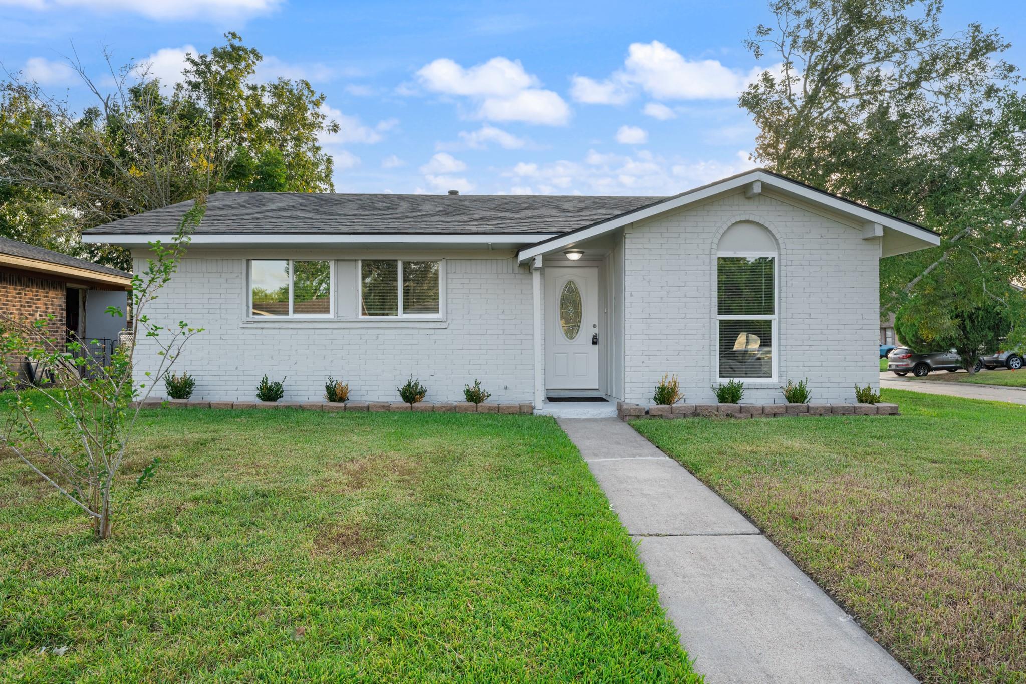 4802 Hannas Reef Drive Property Photo 1