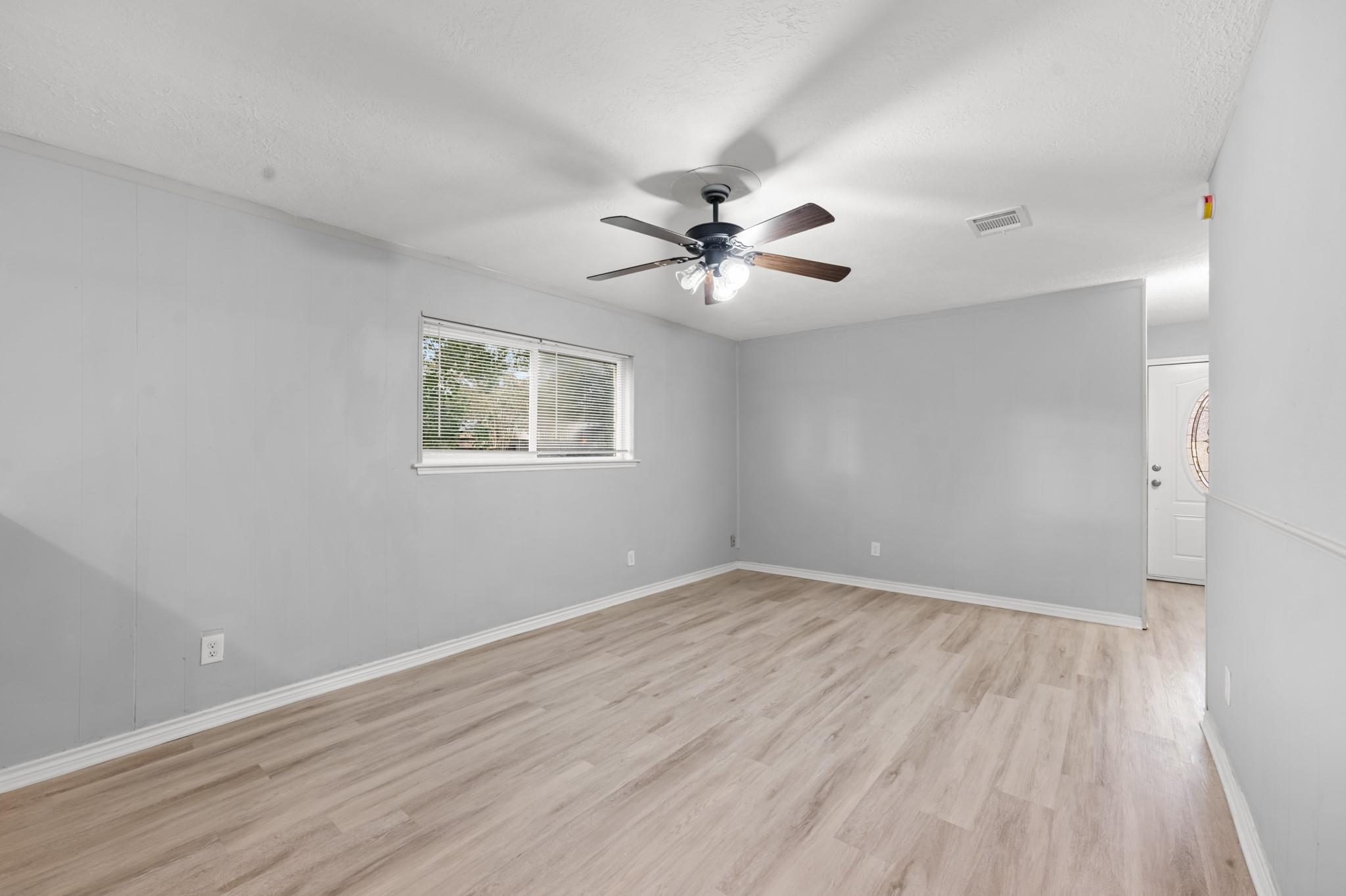 4802 Hannas Reef Drive, Bacliff Tx 77518 Property Photo 8