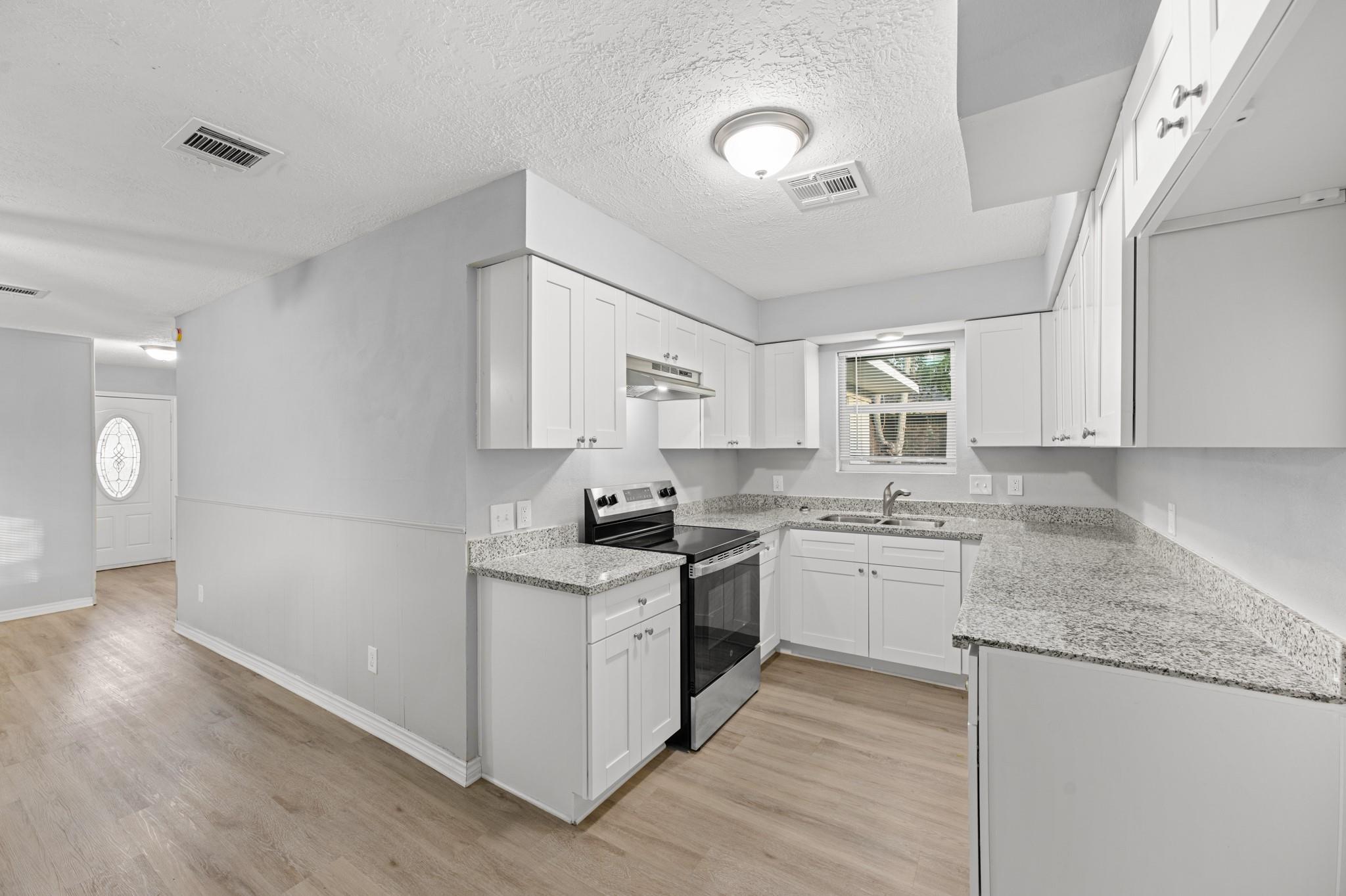 4802 Hannas Reef Drive Property Photo 14