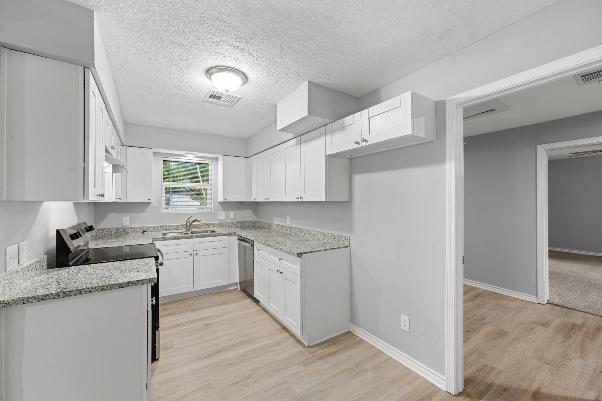 4802 Hannas Reef Drive Property Photo 15