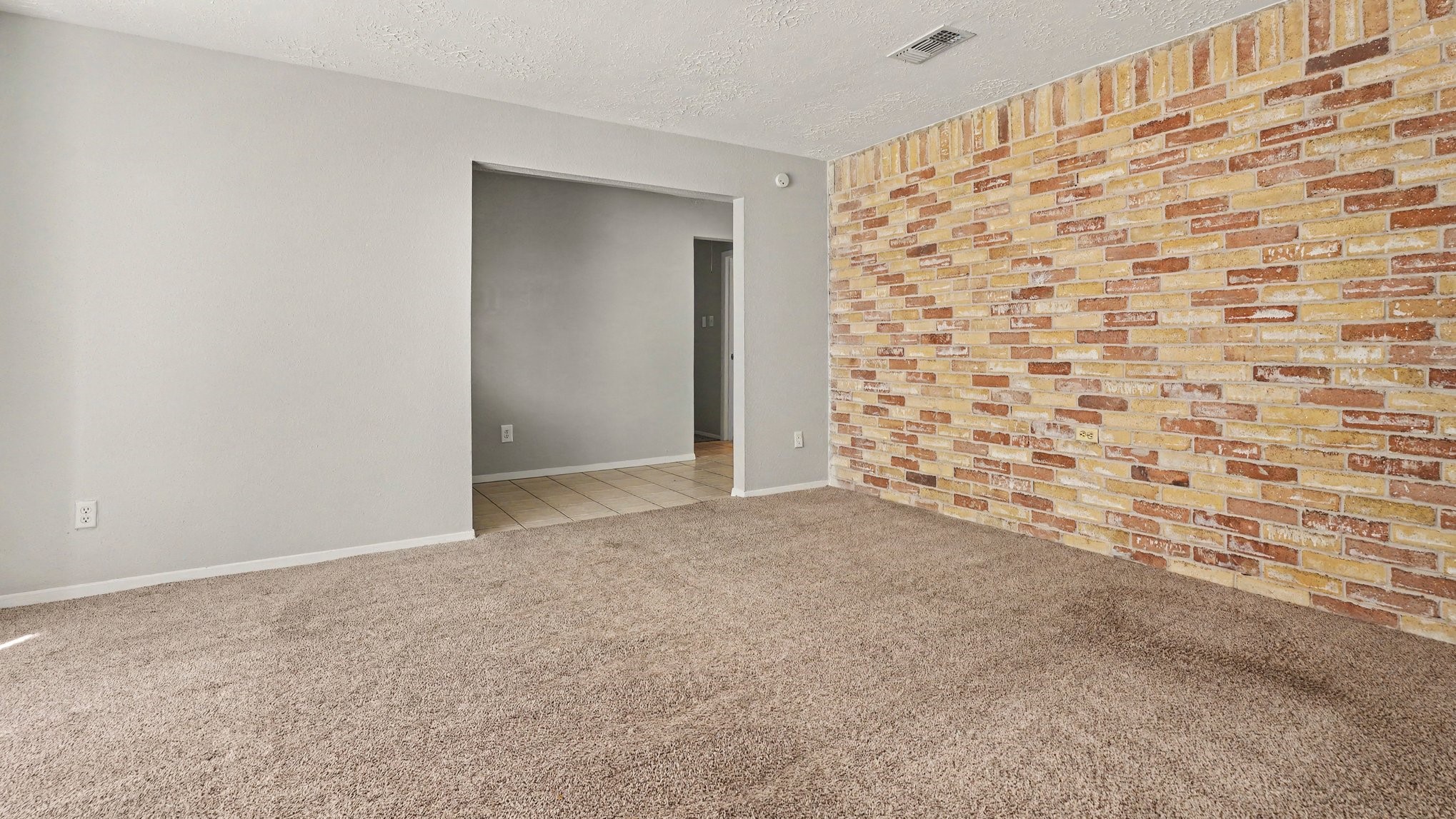 4423 Rosegate Drive Property Photo 5