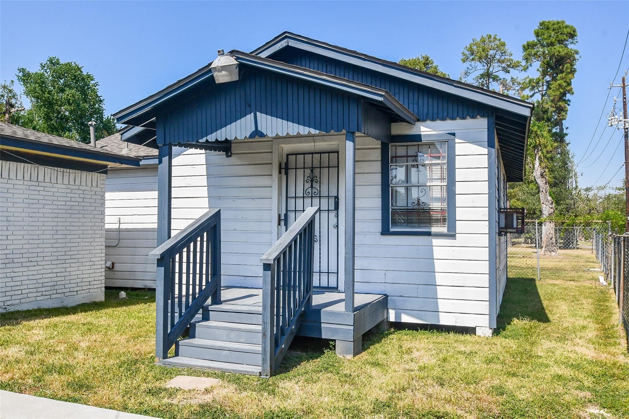 8321 Homewood Lane C Property Photo 1