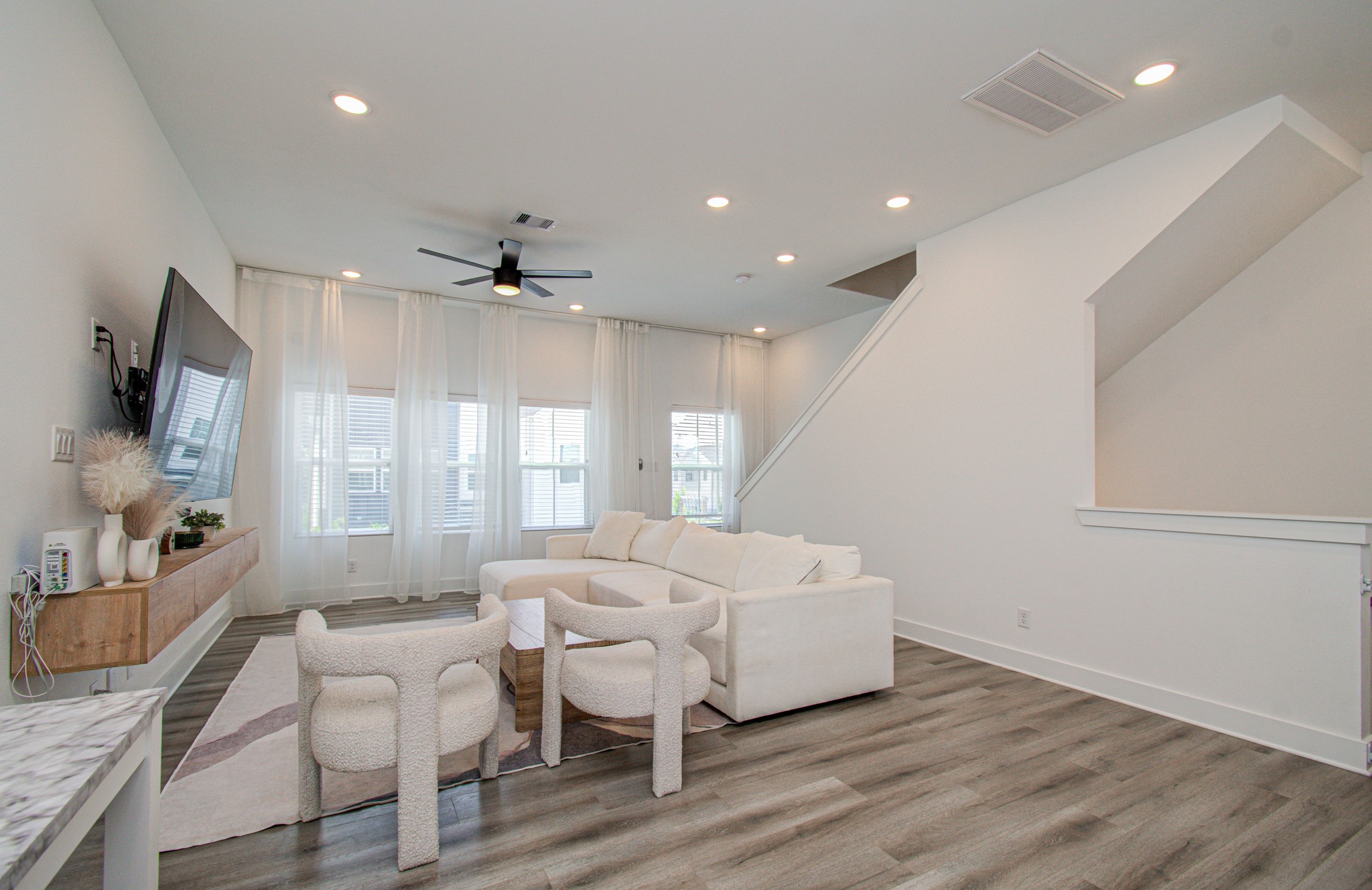 8325 Springwood Creek Lane Property Photo 13