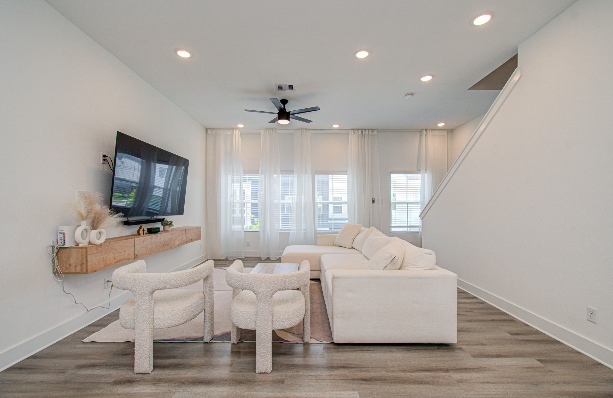 8325 Springwood Creek Lane Property Photo 14