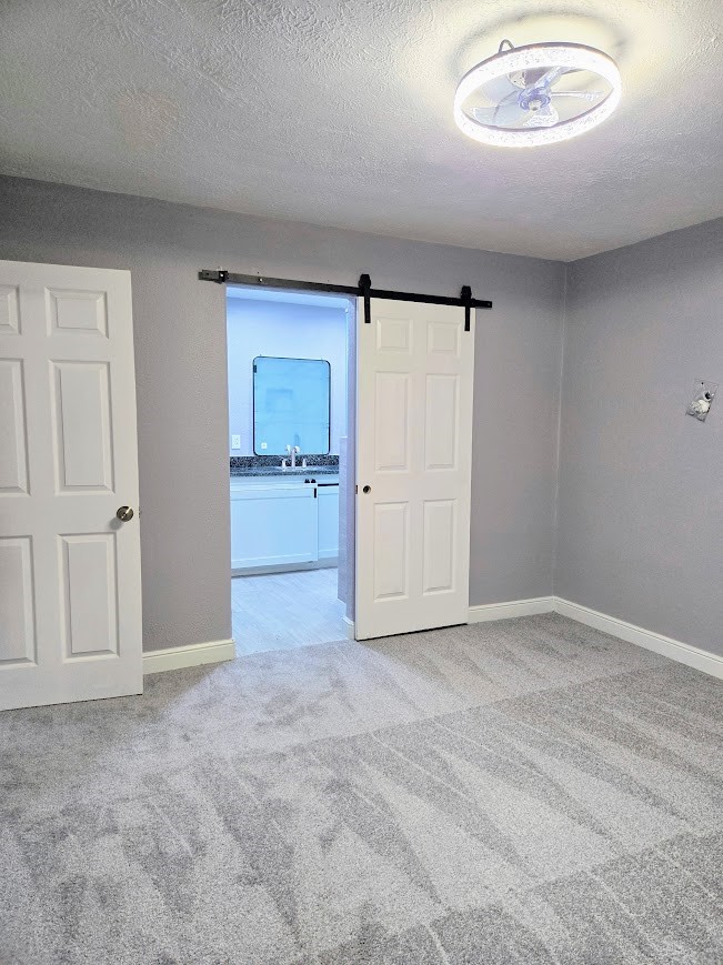 1103 W Camp Circle Property Photo 3