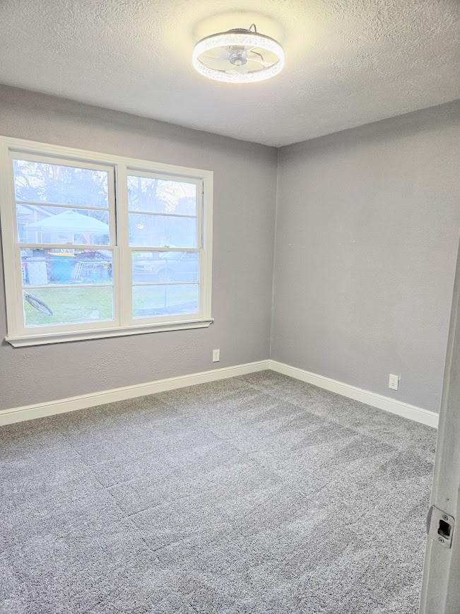 1103 W Camp Circle Property Photo 6