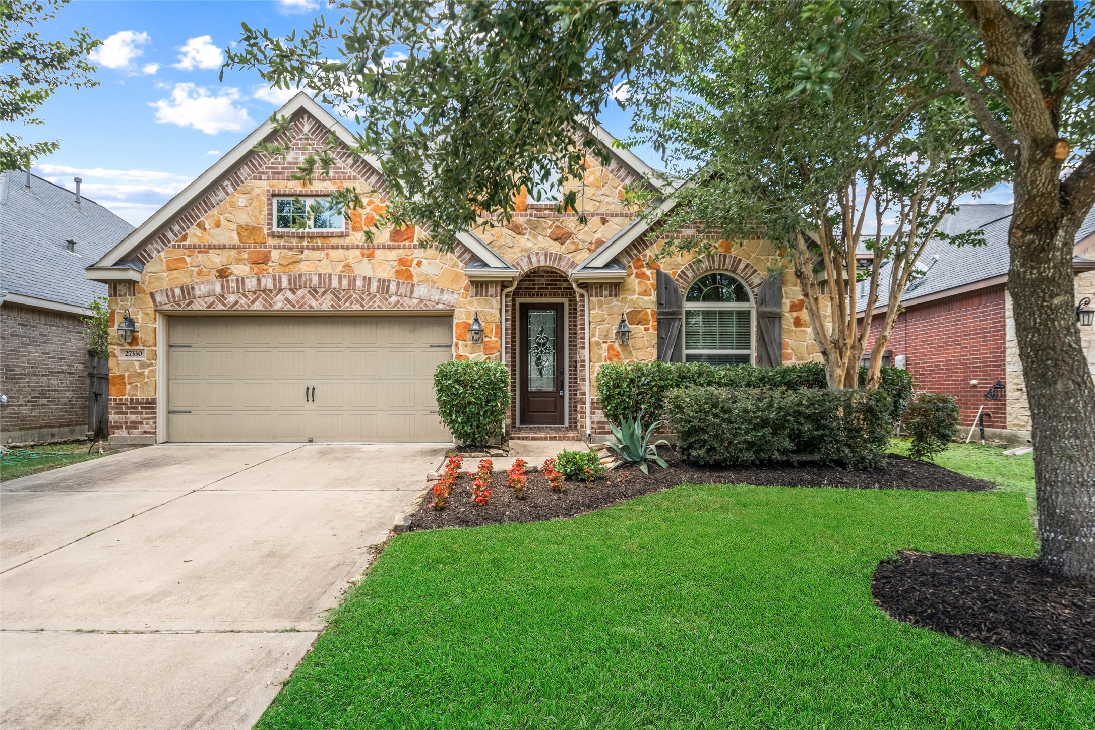 27330 Aspen Falls Lane Property Photo 1