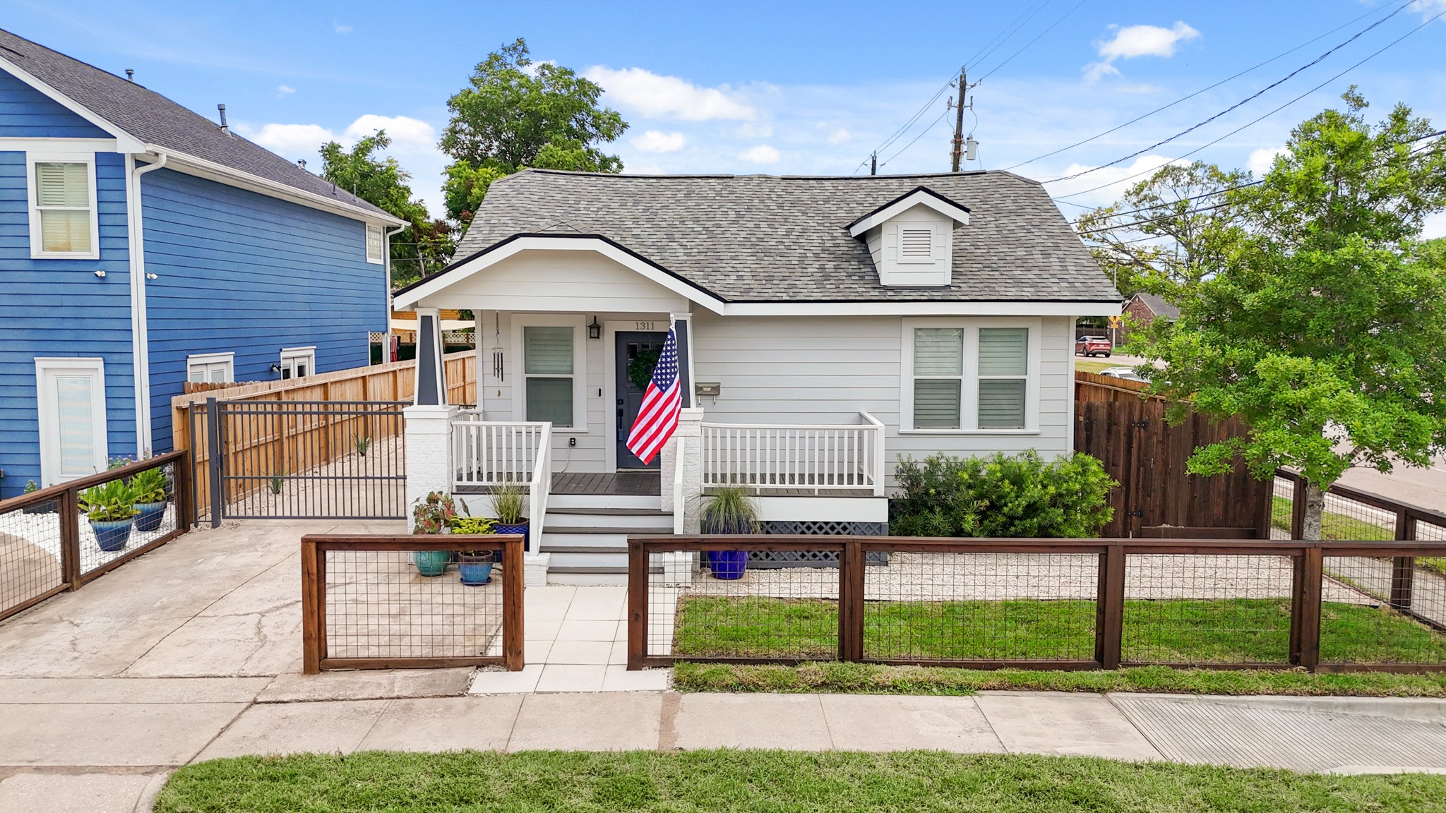 1311 Walton Street Property Photo 1