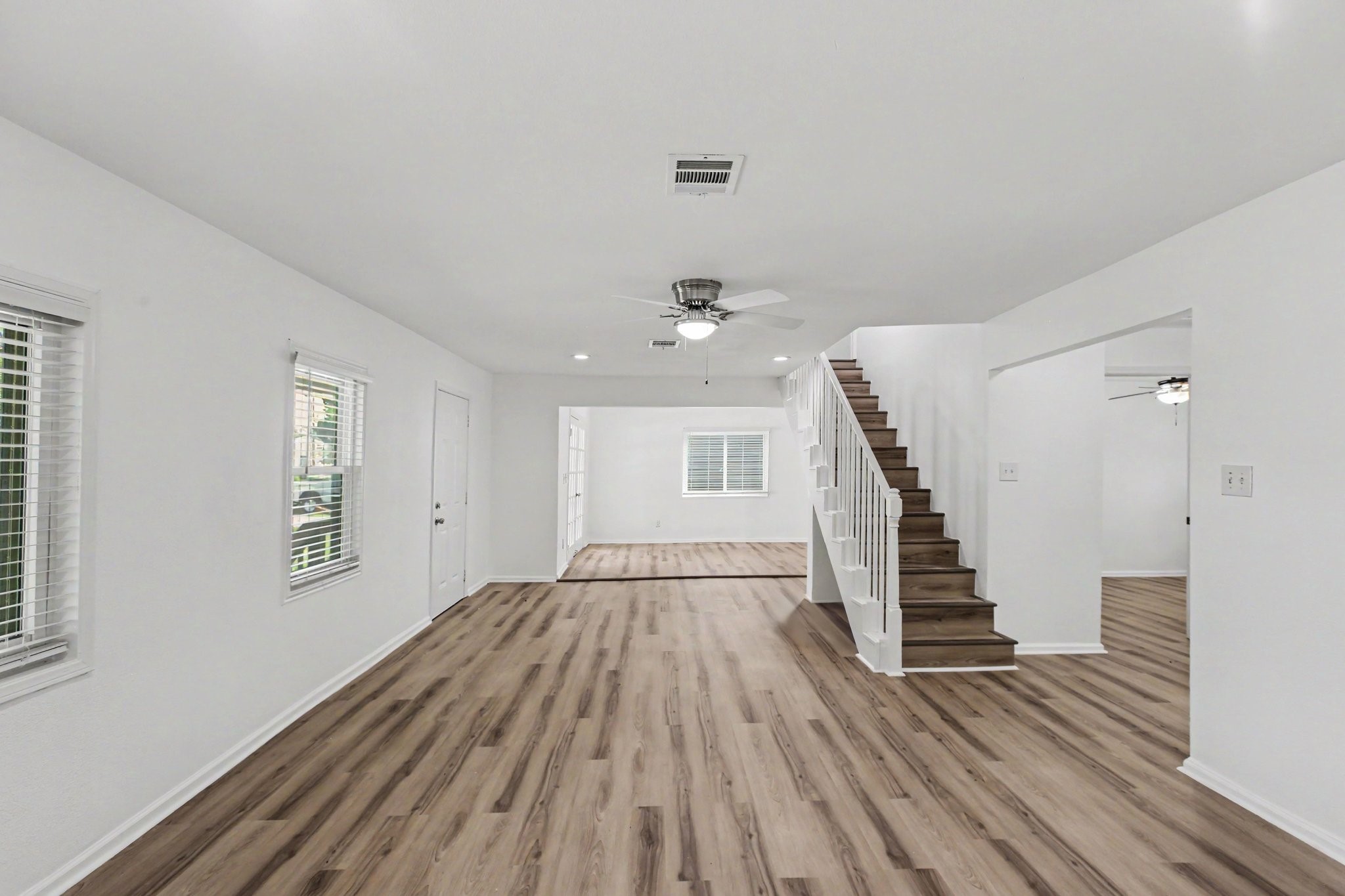 302 Lawrence Street Property Photo 8