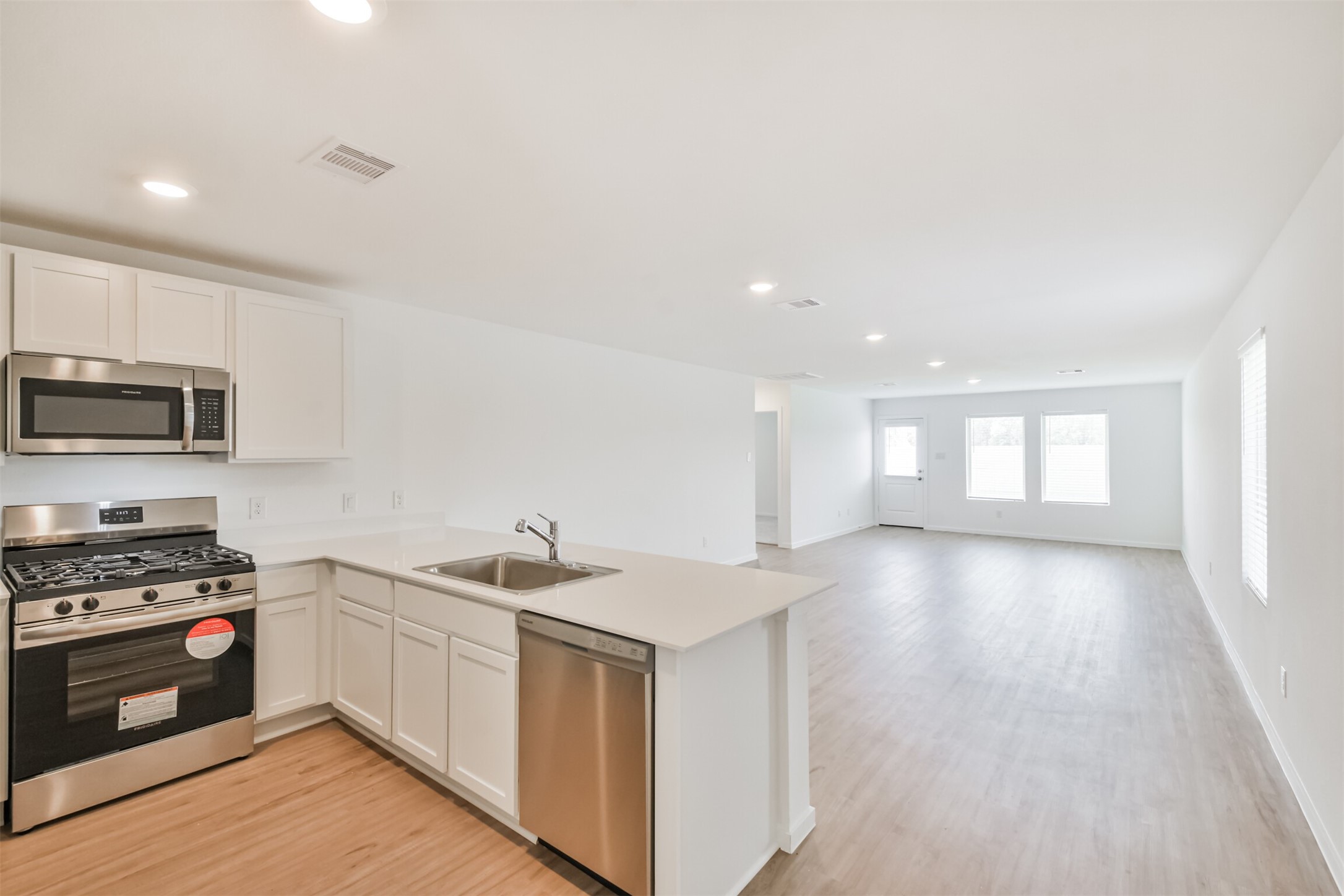 18562 Cepagatti Drive Property Photo 5