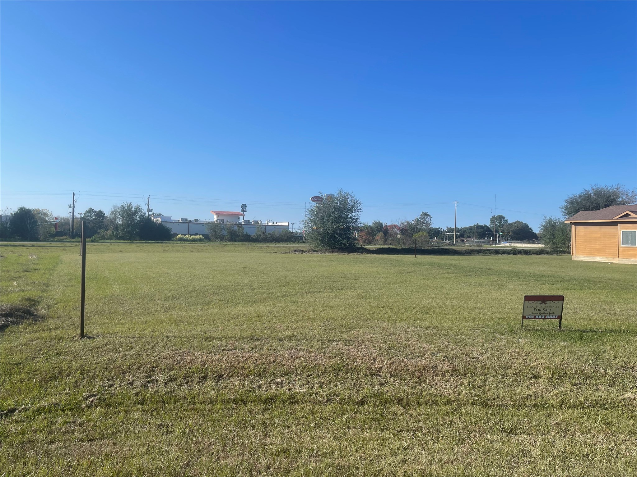 00 Colonial Drive Property Photo 1