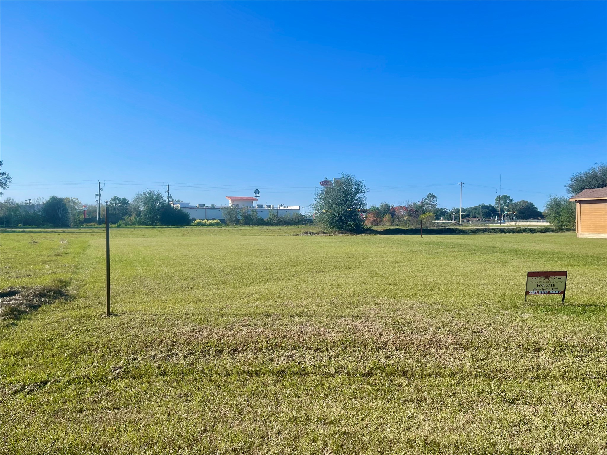 00 Colonial Drive Property Photo 2