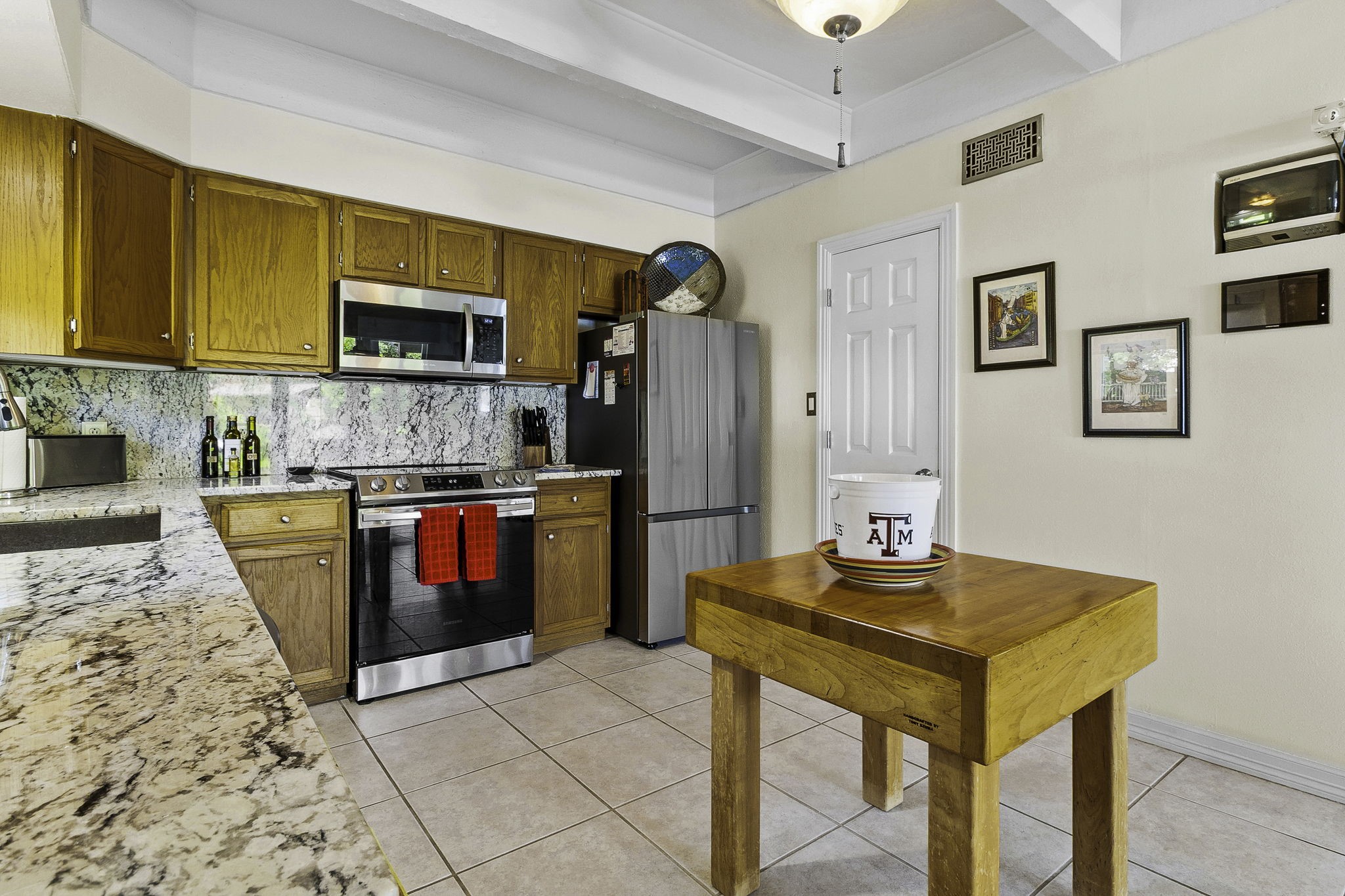 305 Lakeshore Dr Property Photo 11